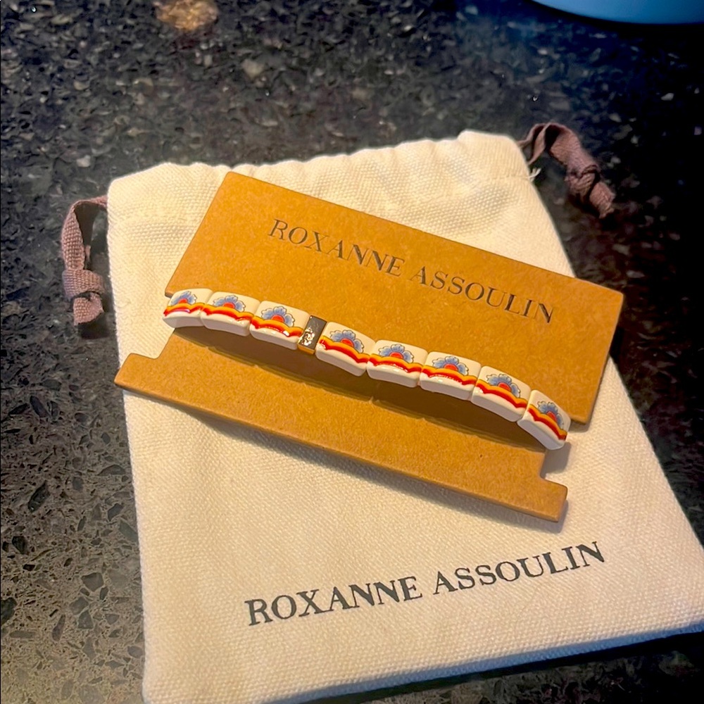 NWT Roxanne Assoulin Scallop Stripe Flower Bracelet